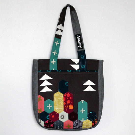 An Alison Glass and Andover Fabrics Noodlehead Super Tote {an Art School Dropout's life} #handcrafted #handmade #bag